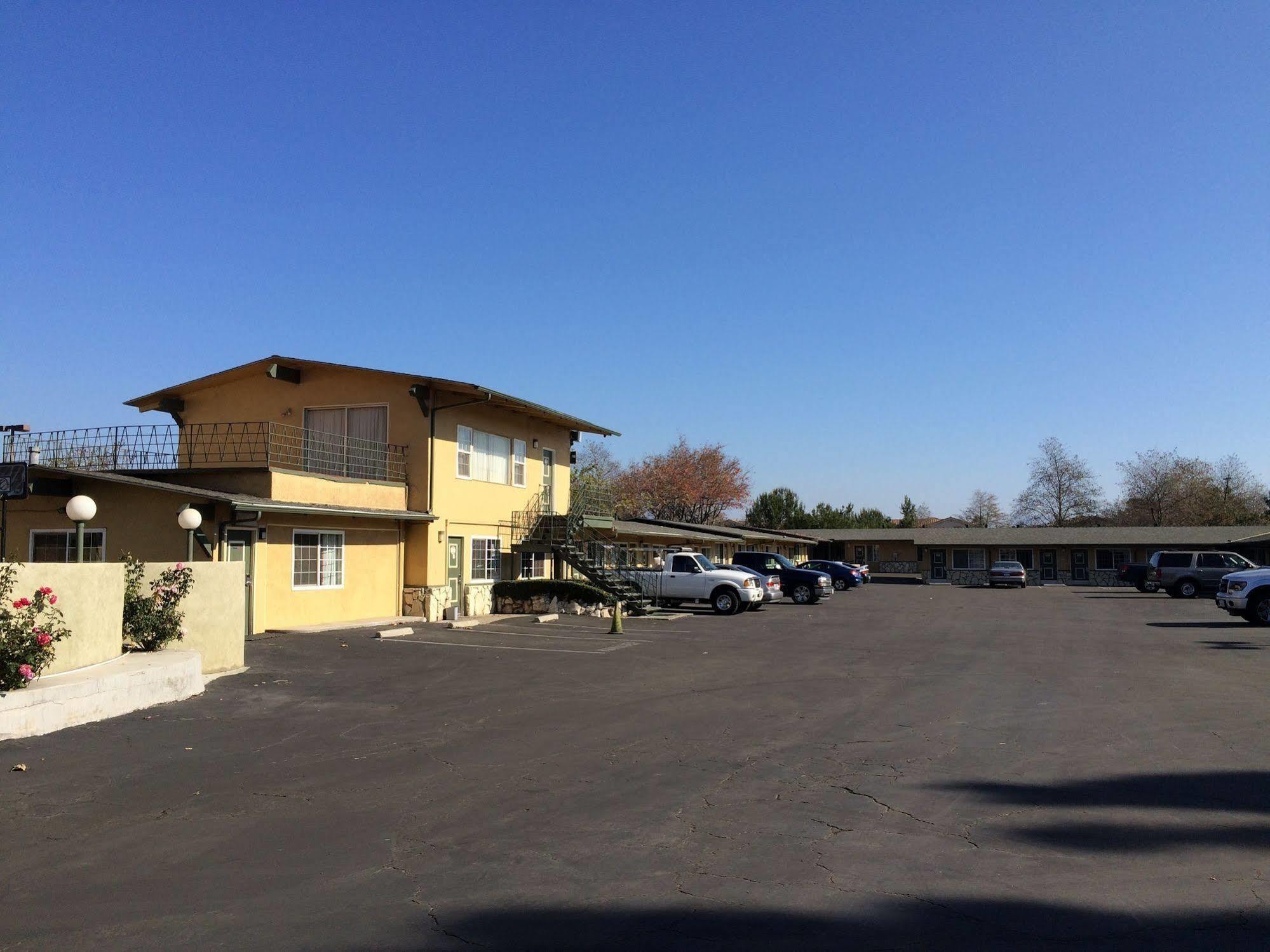 Town And Country Inn Santa Maria  Exteriör bild